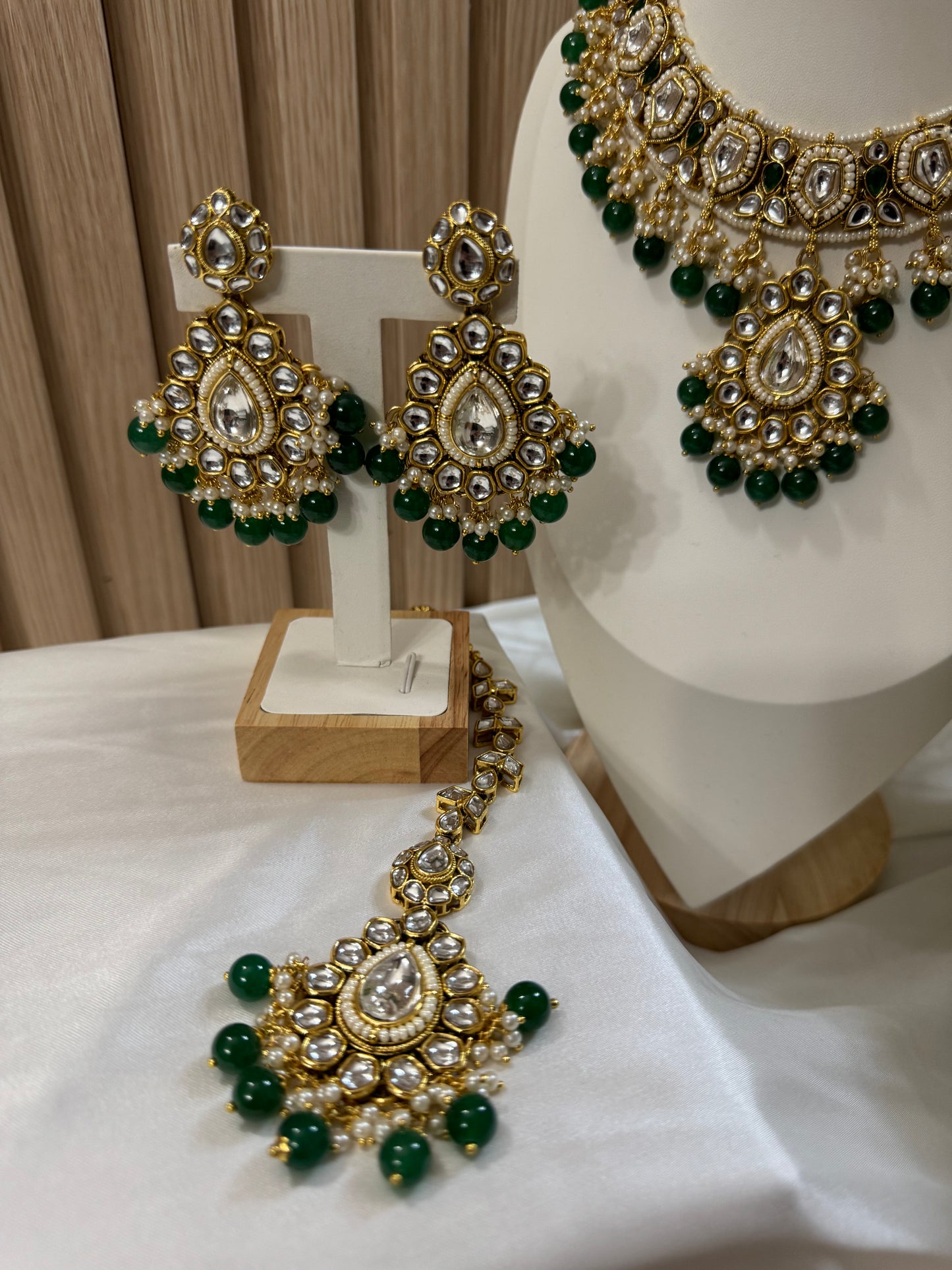 Pasadena Necklace Set
