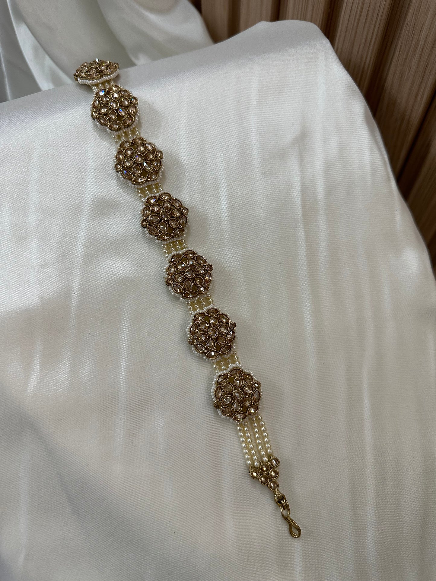 Pristina Sheeshphool