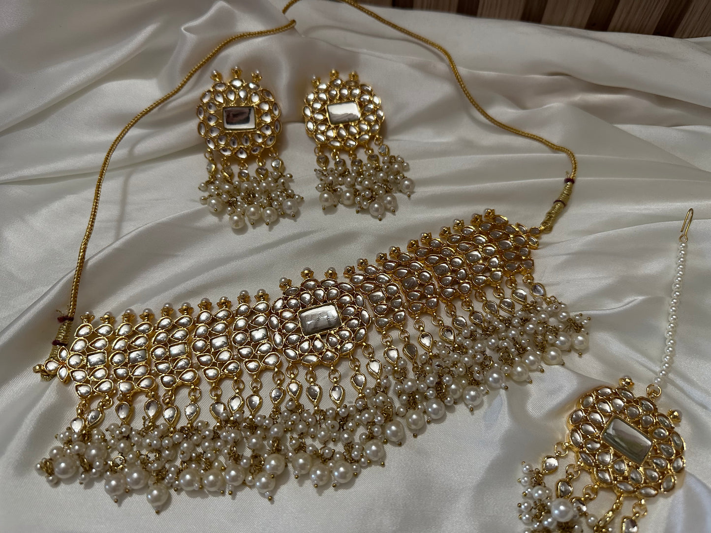 Vevey Choker Set