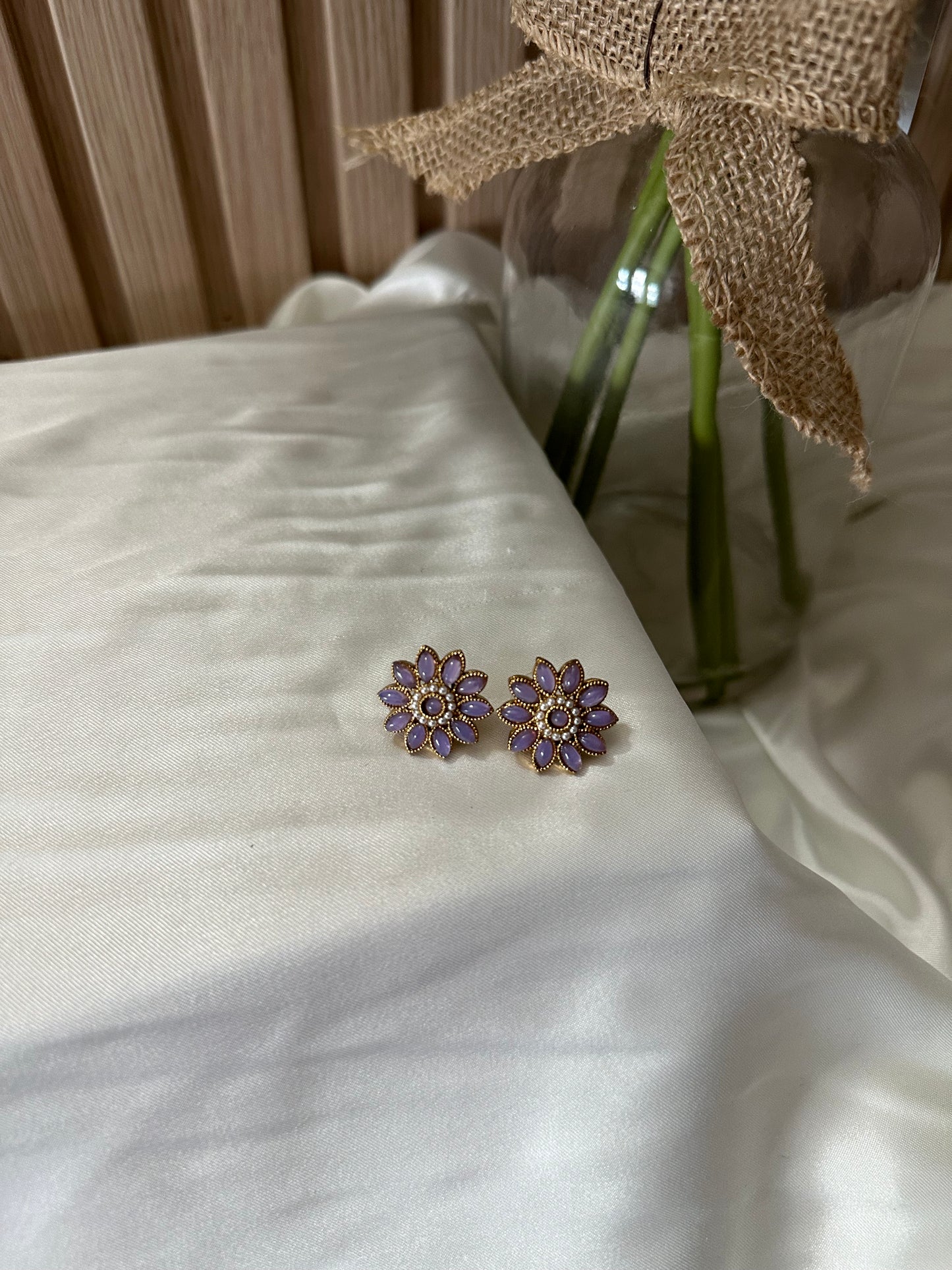 Agra Studs
