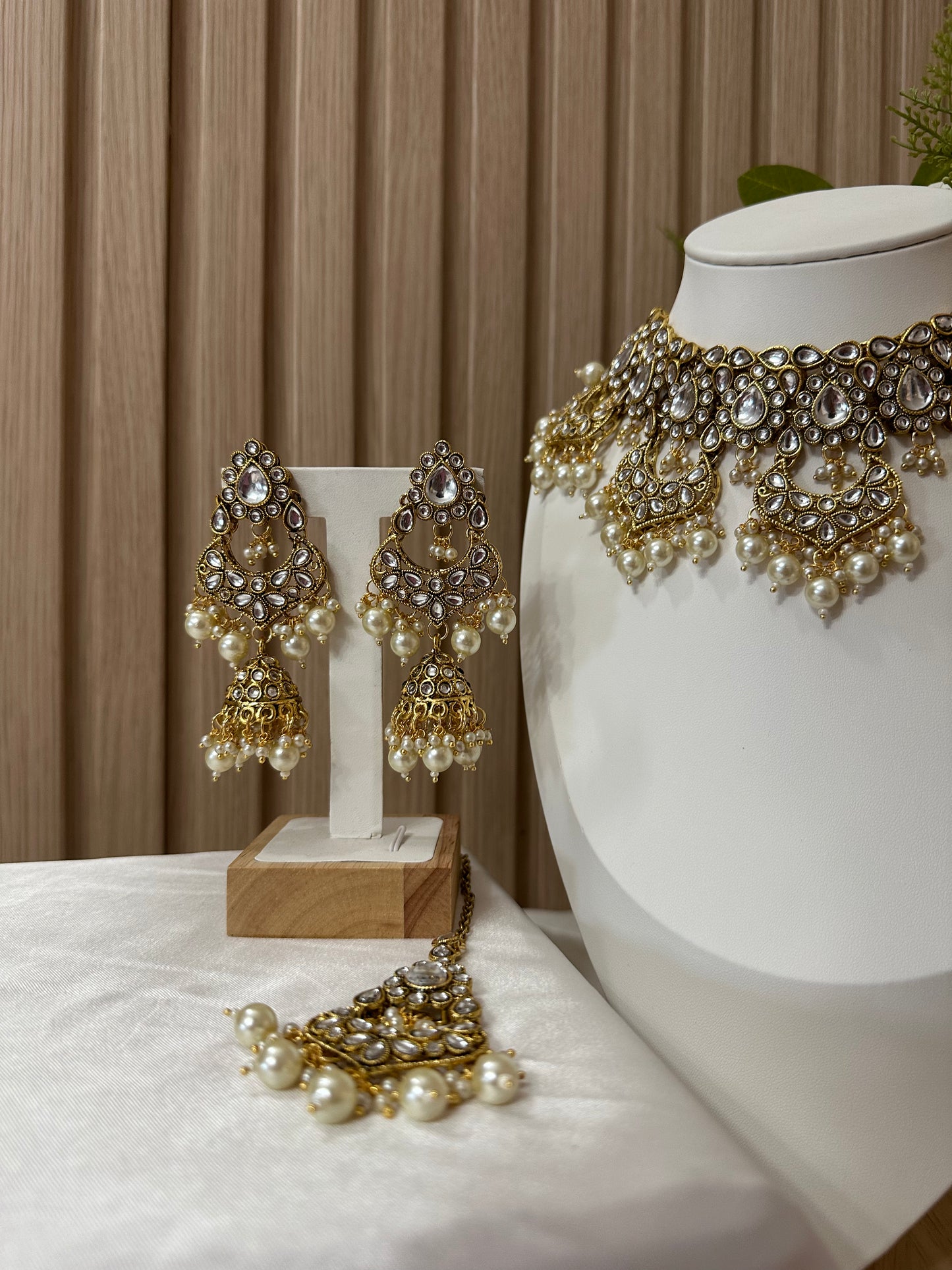 Newry Necklace Set