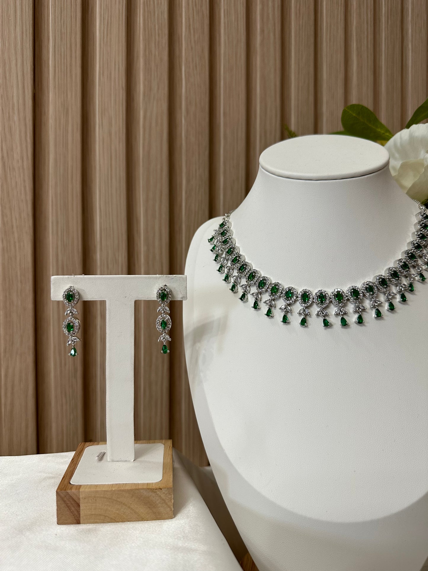 Tirana Necklace Set