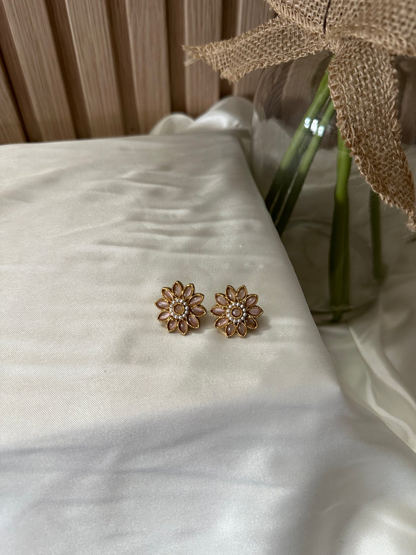 Agra Studs