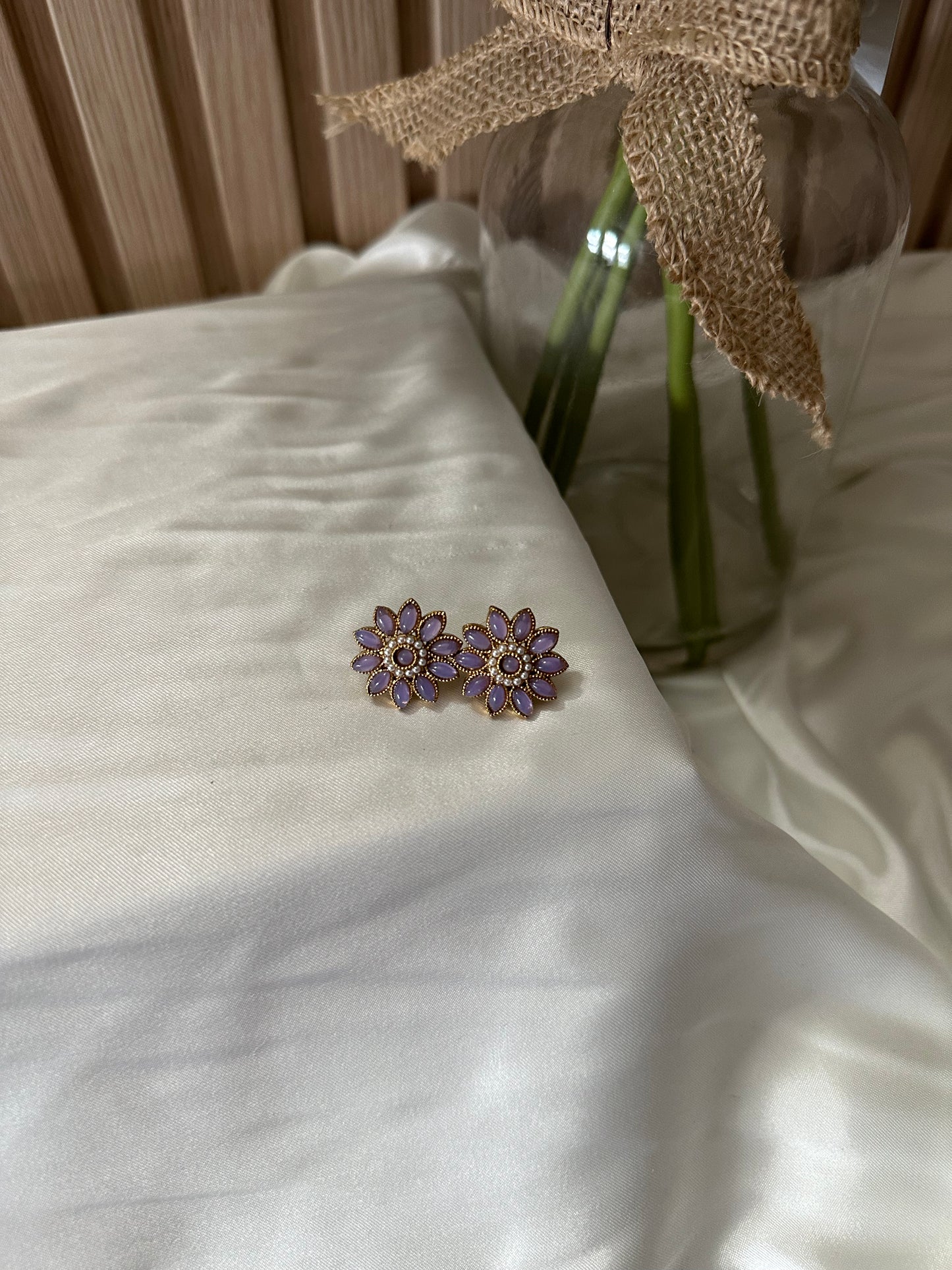 Agra Studs