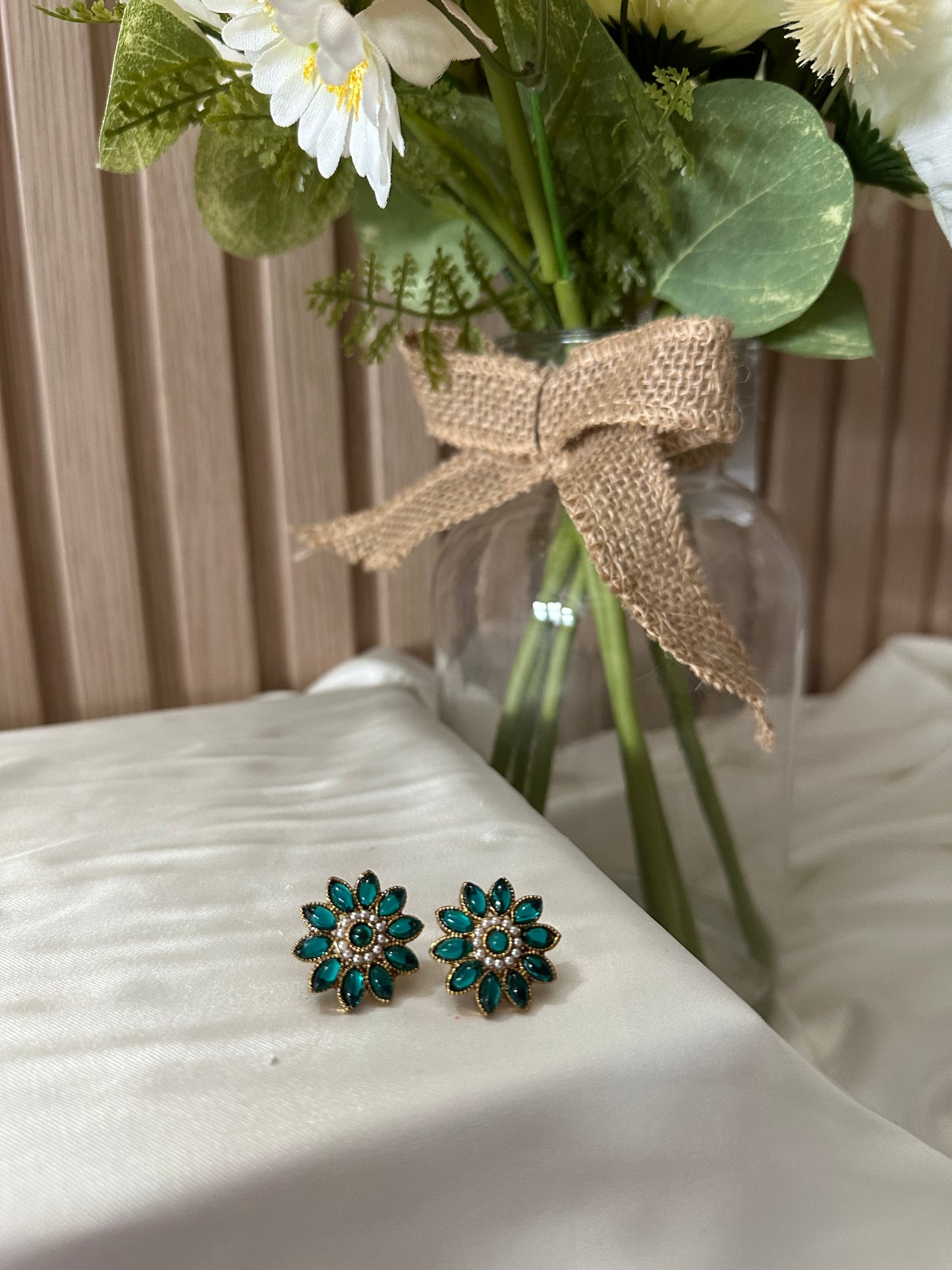 Agra Studs