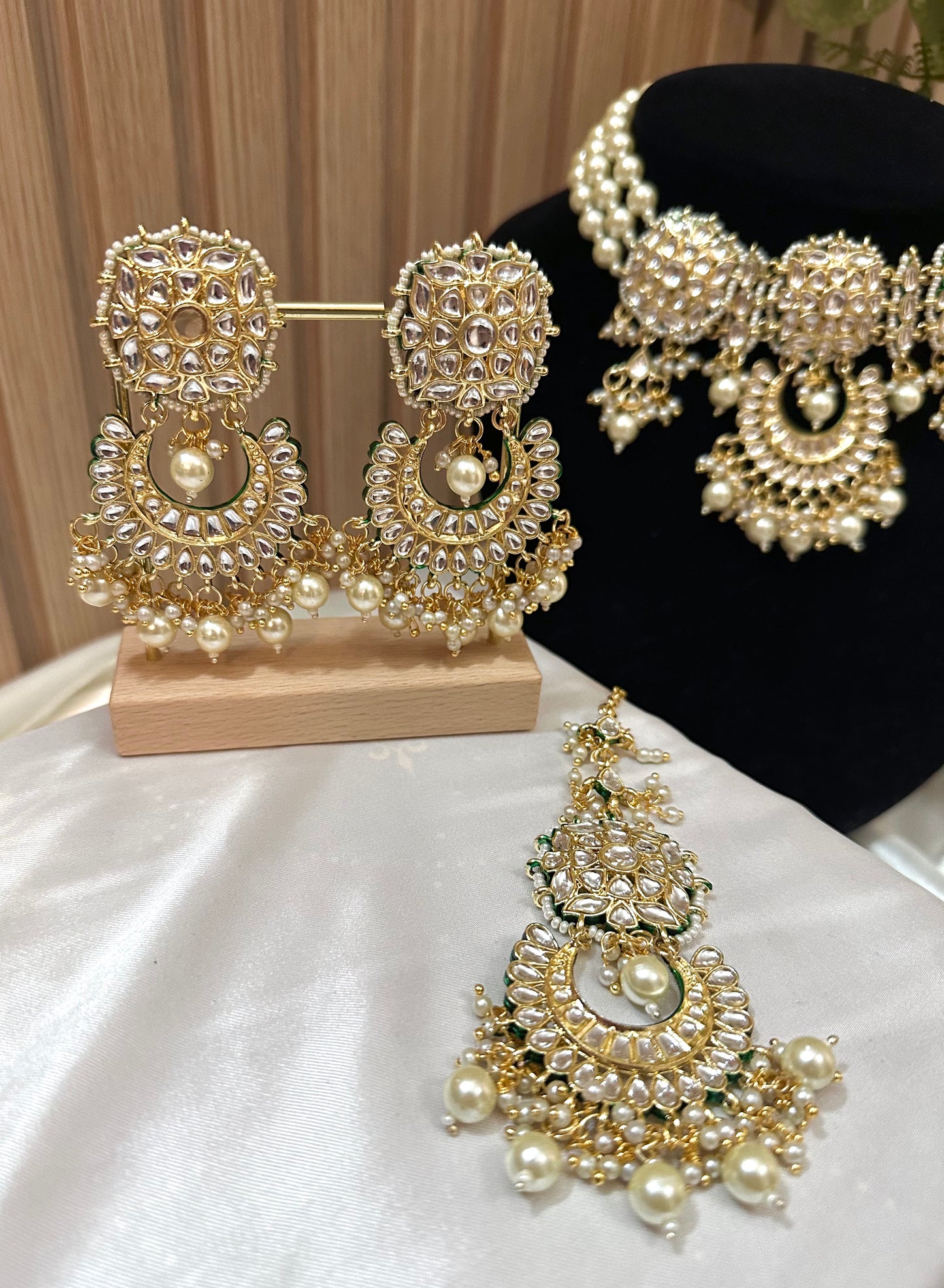 Teresina Choker Set