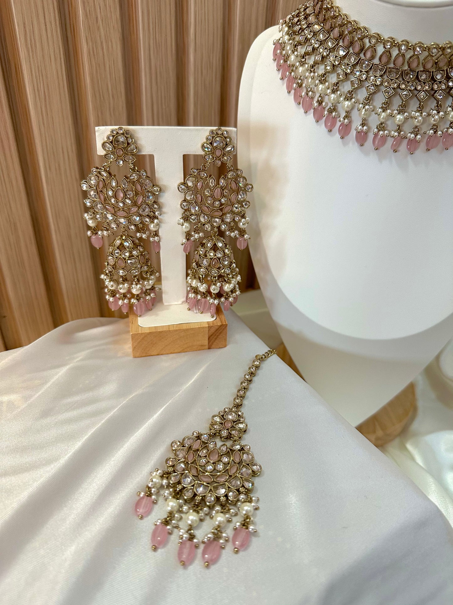 Fortaleza Choker Set